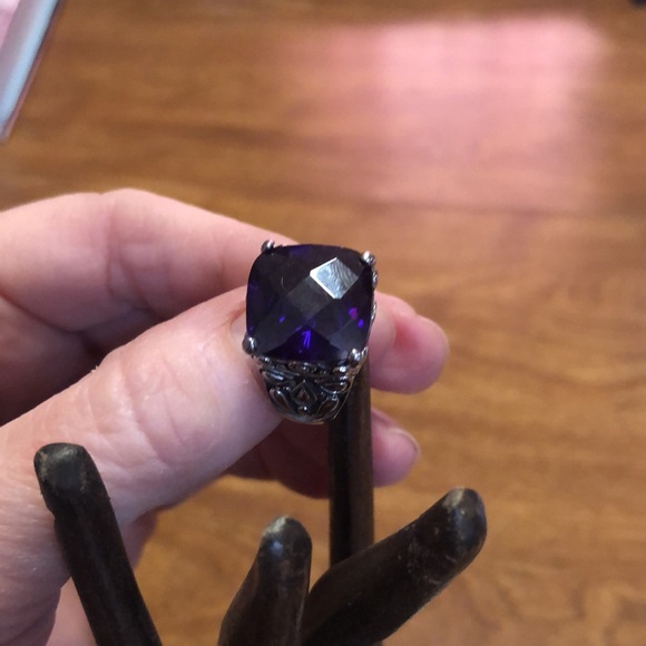 Large Purple Stone Faux Silver Ring - Picture 12 of 12